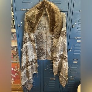 Jessica McClintock Silver and Brown Animal Print Cape with Faux Fur Collar